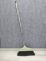 مكنسة يدوية بعصا طويلة