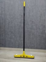 هذا ممسحة أرضية/نافذة.