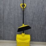 مجموعة مكنسة وجاروف ب